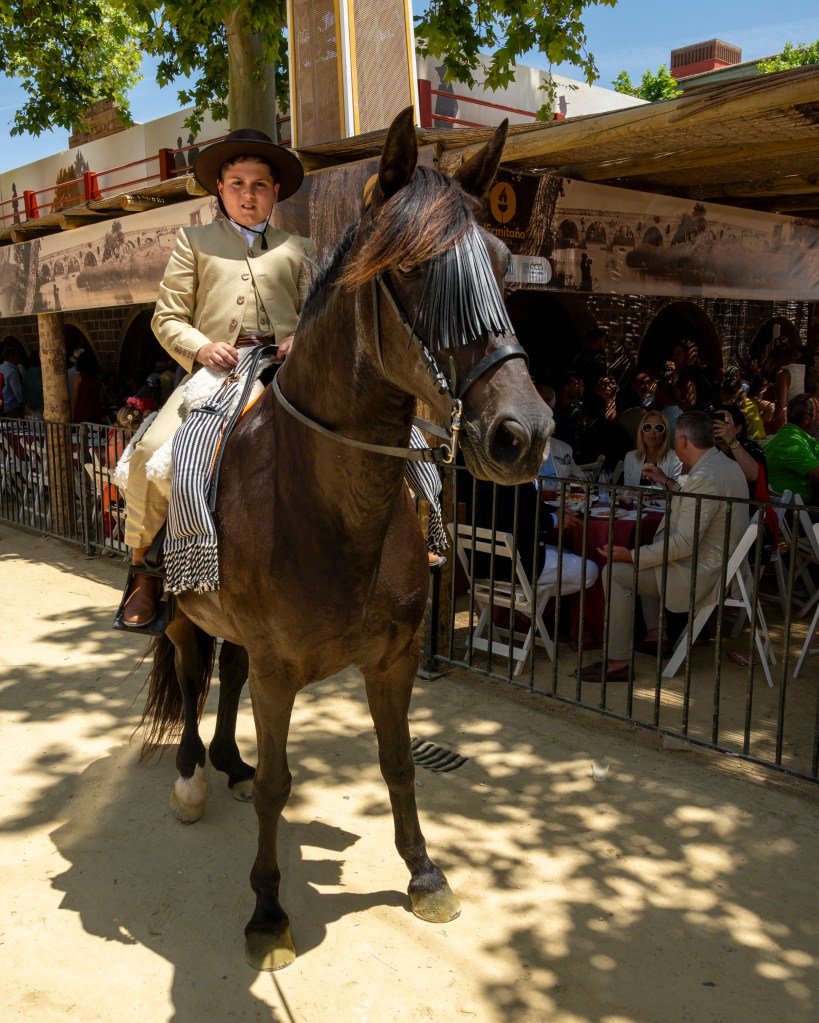 Sesión de feria con traje de flamenca, estudio Sampedro Jerez